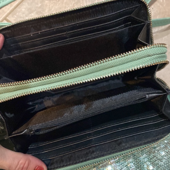 Green shoulder bag with sequins and matching wallet - Picture 2 of 6